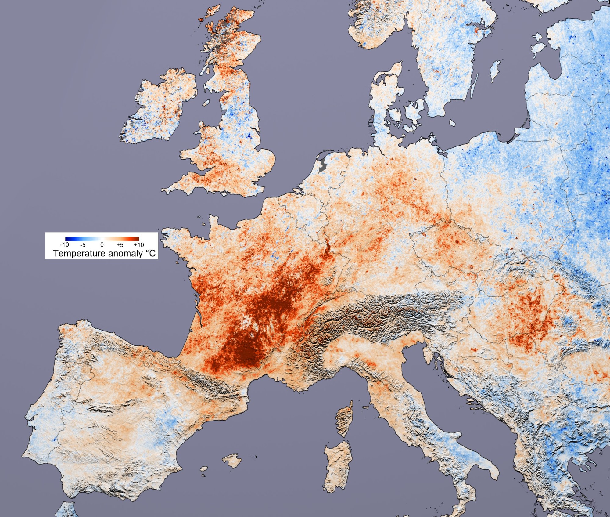 Carte de l'anomalie de température en Europe, été 2003 — NASA Earth Observatory